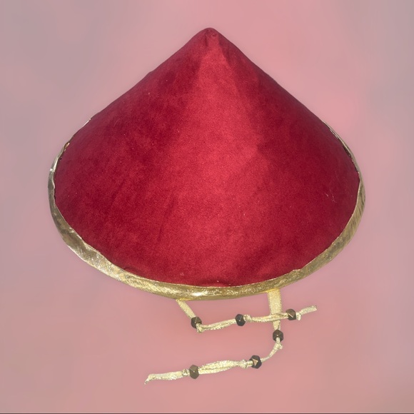 Hats and accessories - Picture 2 of 16